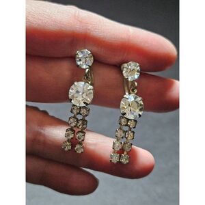 **Sale** Silver tone vintage rhinestone screw back earrings